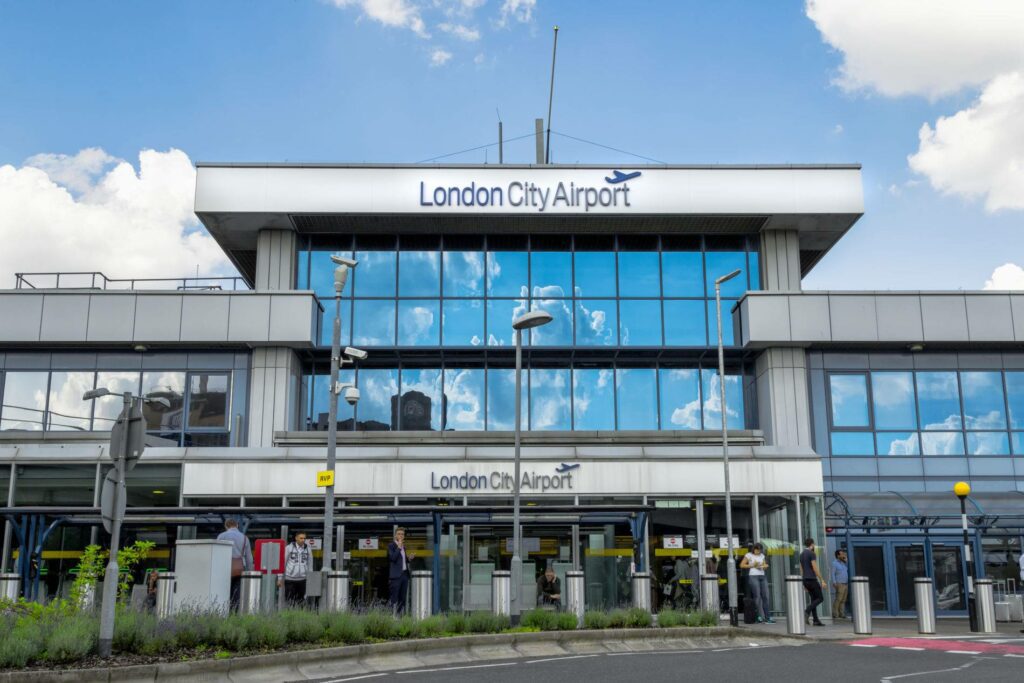 London City Airport (LCY):